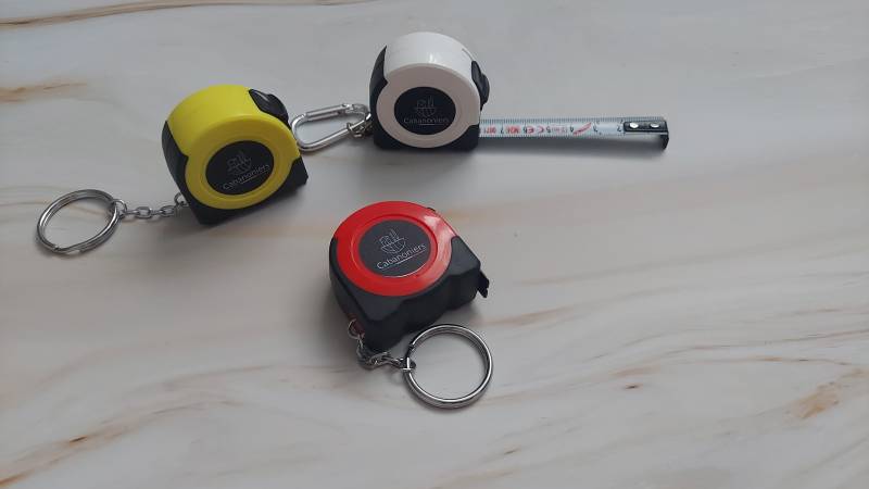 Mètre de pétanque personnalisé pour marquer votre événement, format porte clef et rigide, couleur blanc jaune et rouge